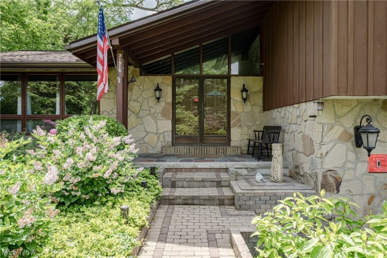 31915 Center Ridge Road, North Ridgeville, OH - Photo 4