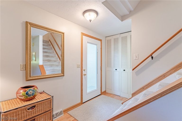 4680 Treetop Drive, Copley, OH - Photo 3