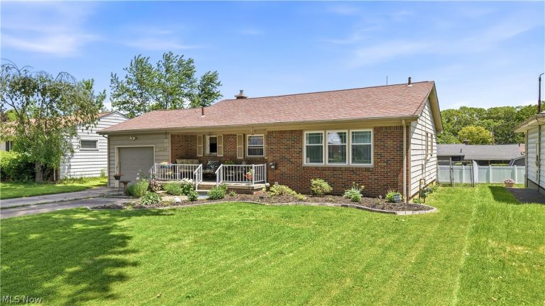 3815 Loma Vista Drive, Youngstown, OH - Photo 3