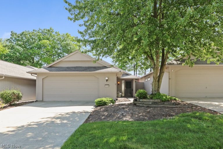 13063 Olympus Way, Strongsville, OH - Photo 2