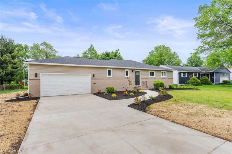 759 Cheriton Drive, Highland Heights, OH - Photo 2