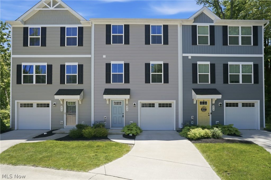 212 Raintree Lane, Painesville Twp, OH