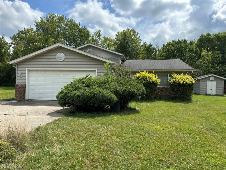 25235 Suwanee Avenue, Oakwood, OH, 44146