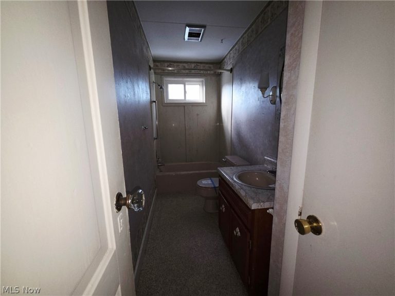 37 4th Street, Martins Ferry, OH - Photo 8
