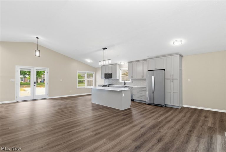 6195 Stafford Drive, North Olmsted, OH - Photo 5