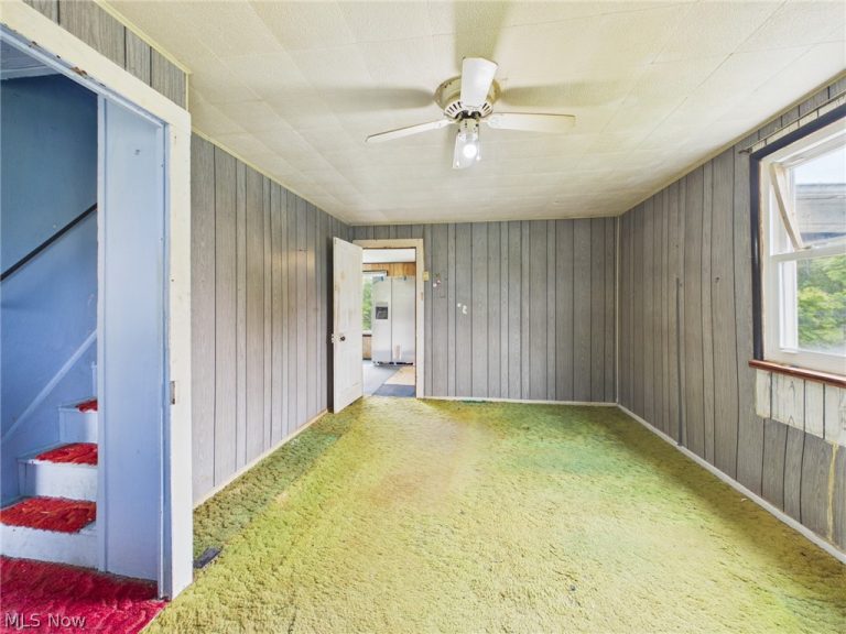 1086 Pleasant Ridge Road, Sistersville, WV - Photo 3