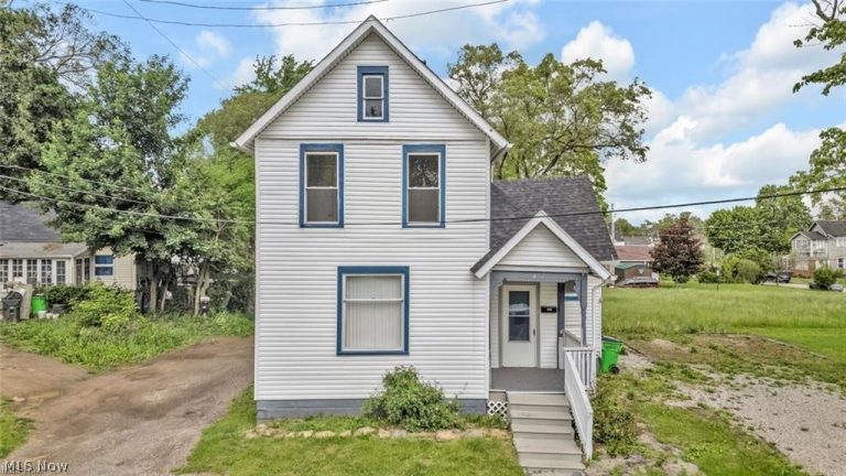 452 Summit Street, Alliance, OH - Photo 2