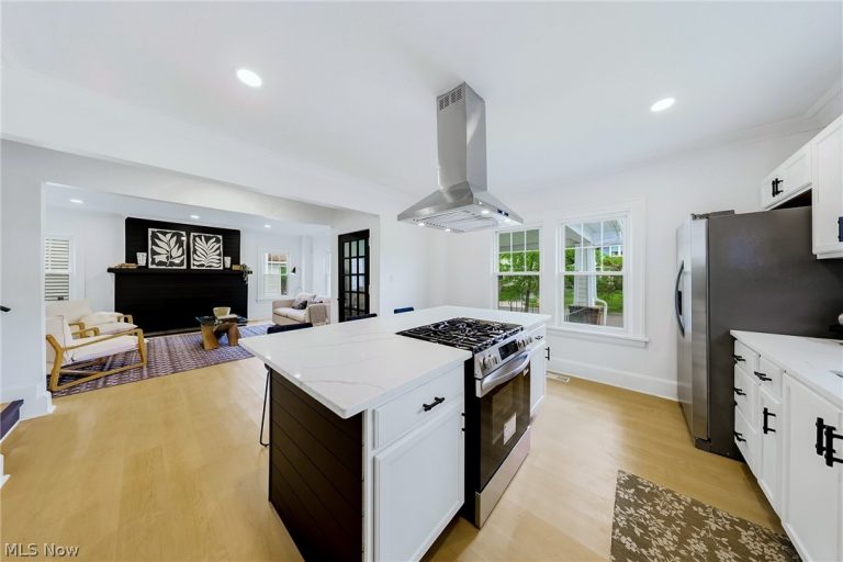 3244 Redwood Road, Cleveland Heights, OH - Photo 6