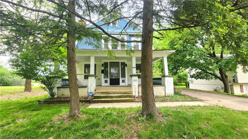 1444 Dill Road, South Euclid, OH