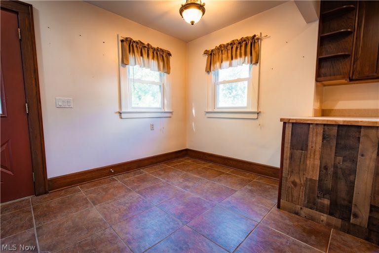 1564 Cascade, Youngstown, OH - Photo 6