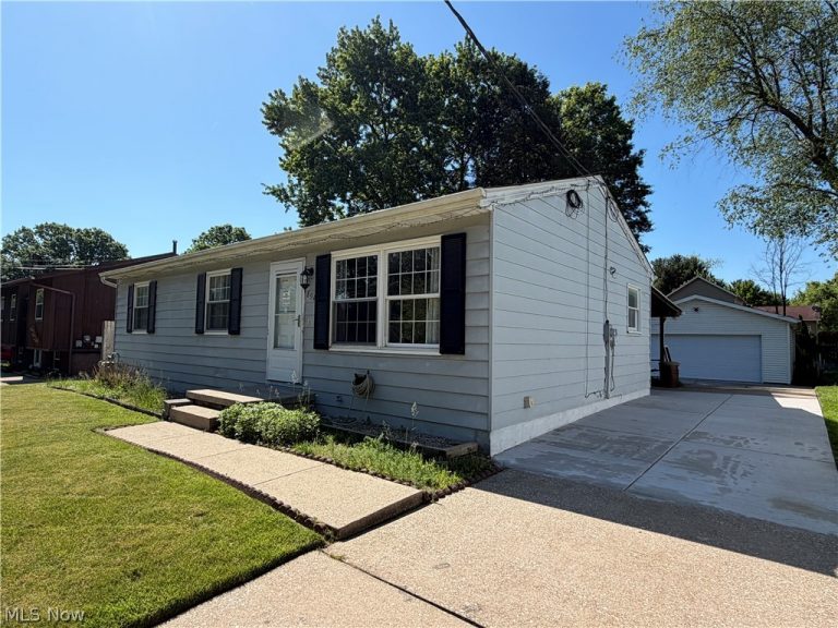 894 Jean Avenue, Akron, OH - Photo 2