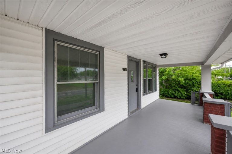 1722 Washington Avenue, Lorain, OH - Photo 5