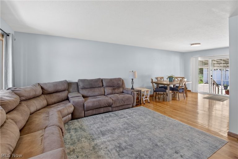 11005 Bobko Boulevard, Parma, OH - Photo 5