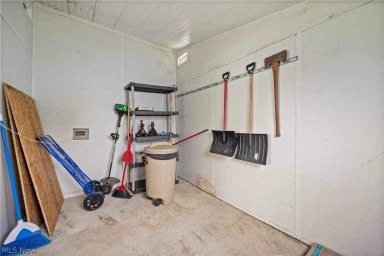 17 Schuberts Alley, Olmsted Twp, OH - Photo 6