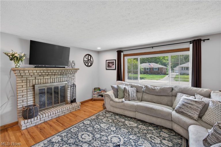 35577 Freed Drive, Eastlake, OH - Photo 4