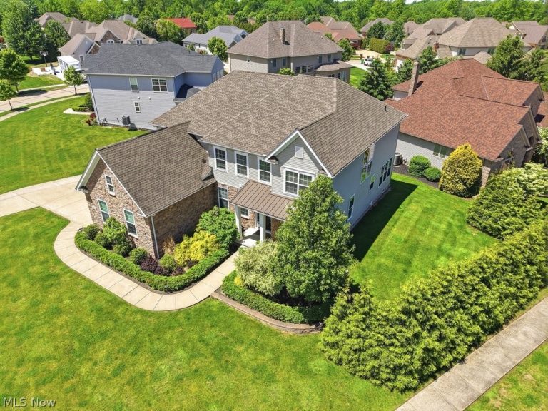 351 Glasgow Drive, Highland Heights, OH - Photo 6