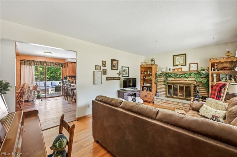 6127 Columbus Road, Louisville, OH - Photo 4