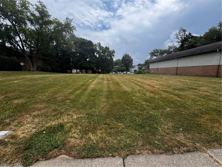 444 Sumner Street, Akron, OH - Photo 2