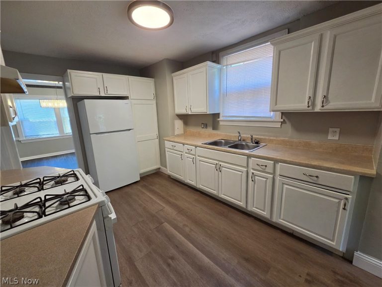 1405 Villa Drive, South Euclid, OH - Photo 6