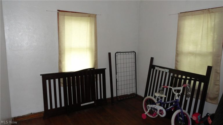315 Grant Street, Newell, WV - Photo 8