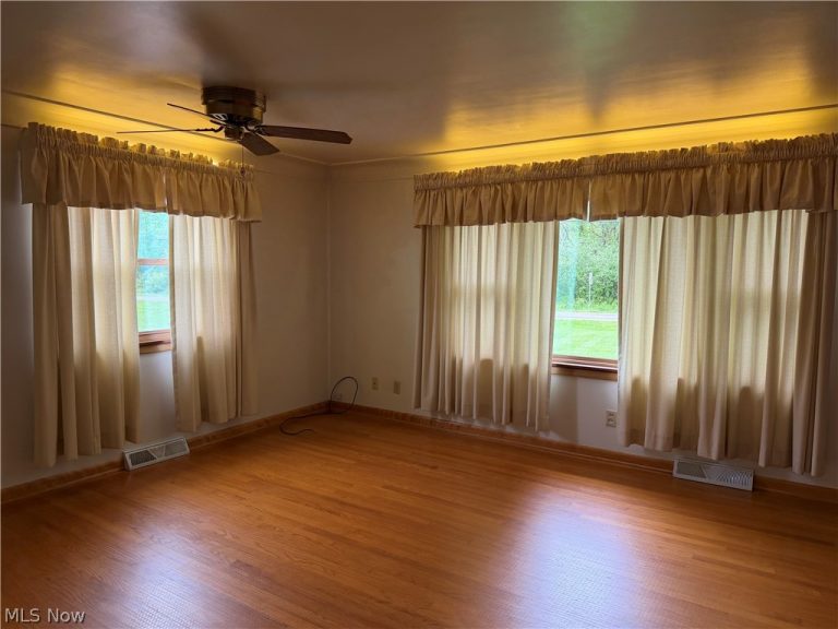 4805 Hoagland Blackstub Road, Cortland, OH - Photo 2