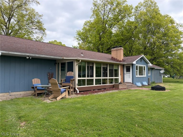 11449 Island Creek Drive, Beloit, OH - Photo 8
