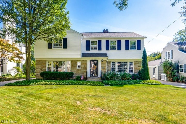 22212 Byron Road, Shaker Heights, OH, 44122