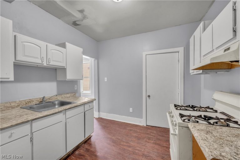 2480 86th Street, Cleveland, OH - Photo 8