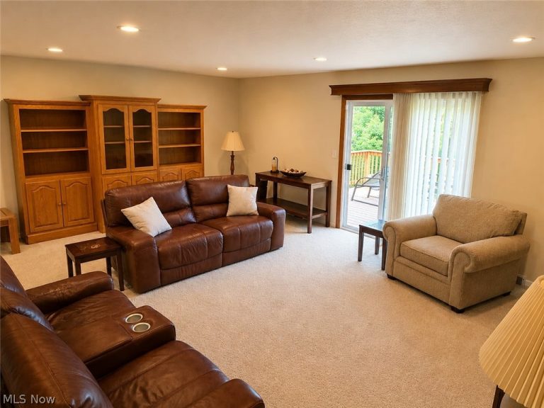 14598 Gateway Drive, North Royalton, OH - Photo 6
