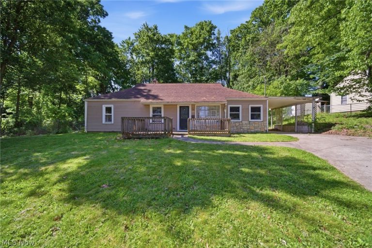 2670 Robindale Avenue, Akron, OH, 44312