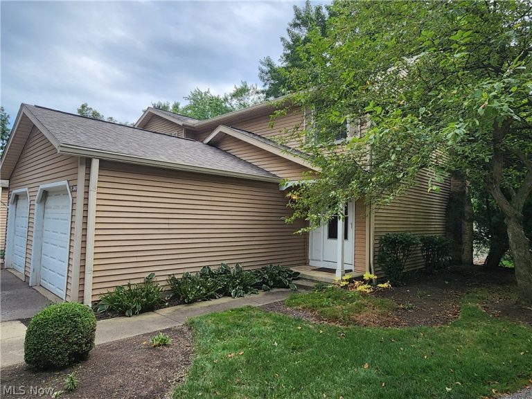 3863 Lake Run Boulevard, Stow, OH - Photo 2