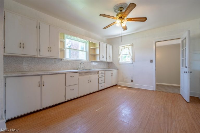 14828 Gaskill Drive, Alliance, OH - Photo 8