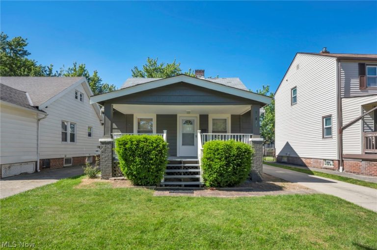 21821 Wilmore Avenue, Euclid, OH - Photo 2