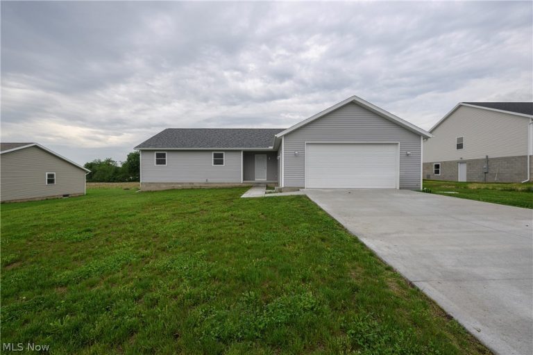 10952 Madlyn Street, Bolivar, OH, 44612