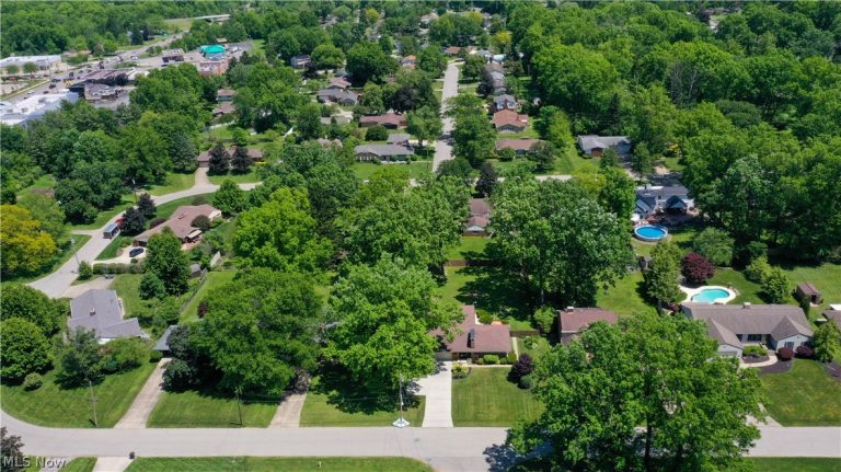 277 Marwood Drive, Warren, OH - Photo 5