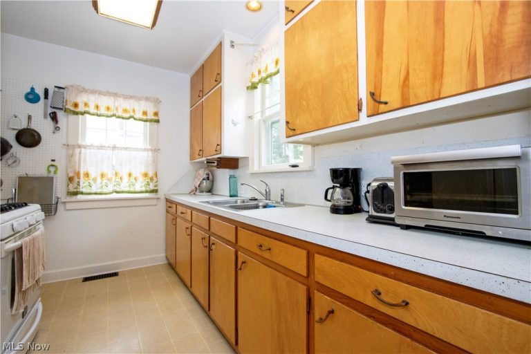 430 Bloomington Avenue, Wooster, OH - Photo 8