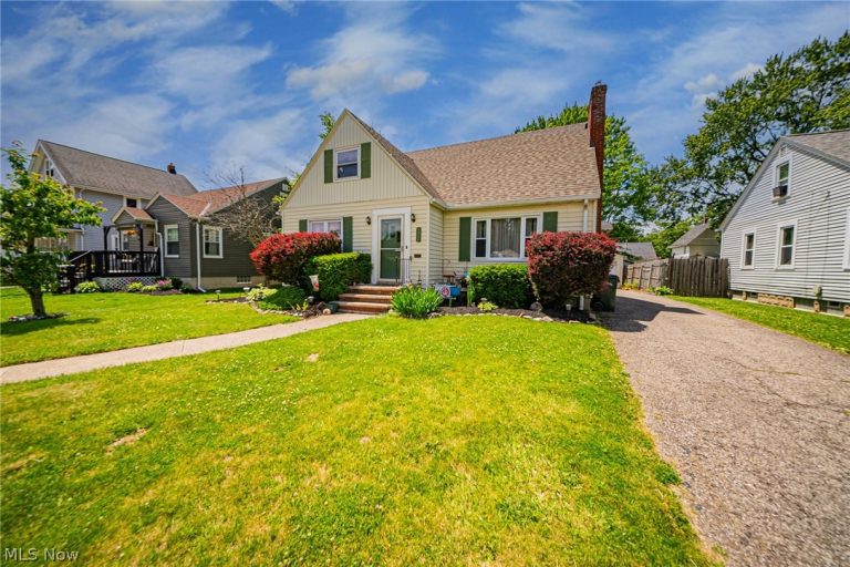 172 Brandtson Avenue, Elyria, OH - Photo 3