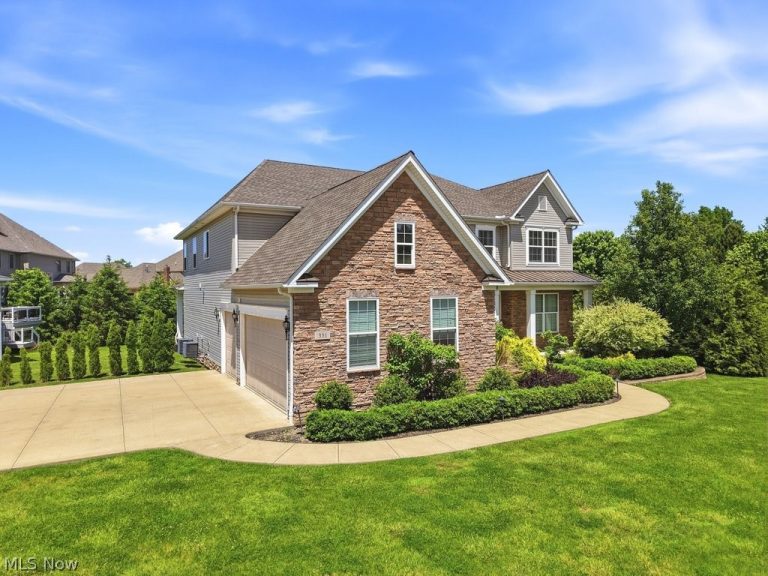 351 Glasgow Drive, Highland Heights, OH - Photo 3