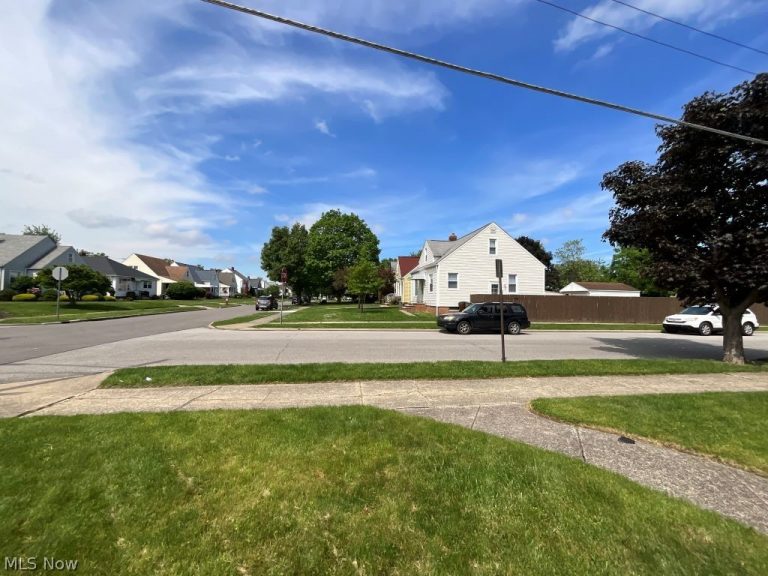 5910 Wilber Avenue, Parma, OH - Photo 3
