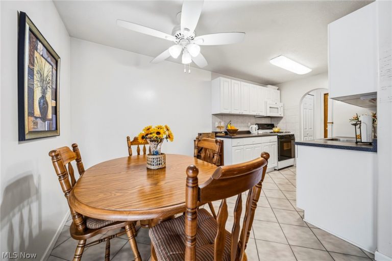 1408 Golden Gate Boulevard #203, Mayfield Heights, OH - Photo 8