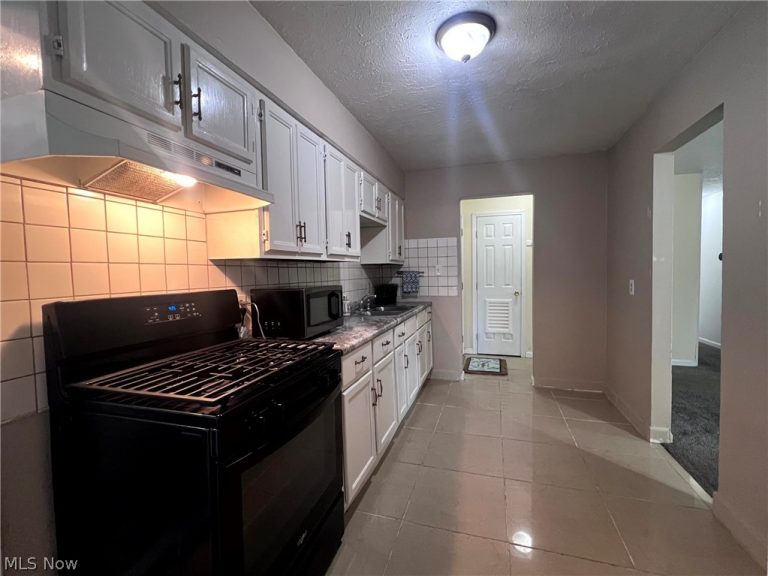3502 Ivanhoe Drive, Kent, OH - Photo 3