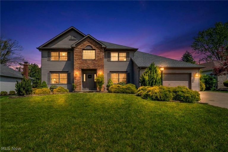 3811 Vincent Drive, Seven Hills, OH, 44131