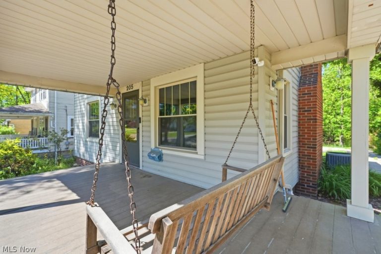 205 Logan Street, Bedford, OH - Photo 4