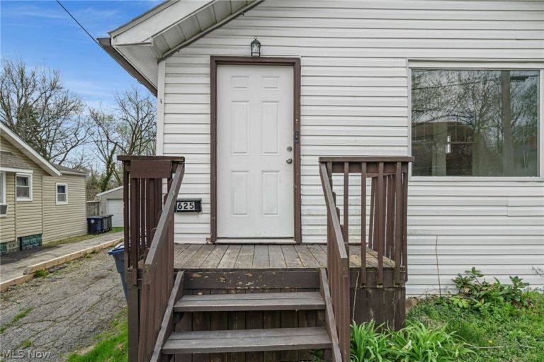 625 Wyandot Avenue, Akron, OH - Photo 3