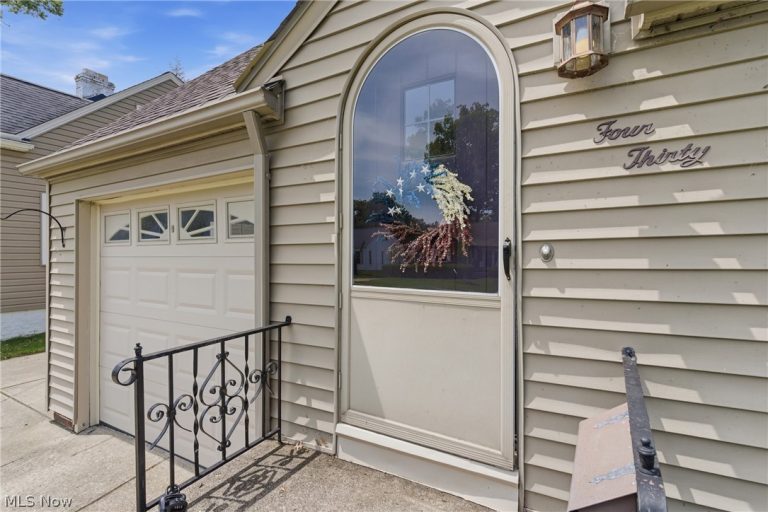 430 Canterbury Road, Bay Village, OH - Photo 8
