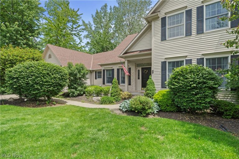 32194 Teasel Court, Avon Lake, OH - Photo 4