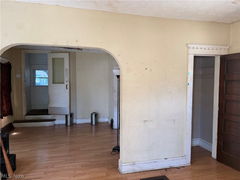 3180 105th Street, Cleveland, OH - Photo 2