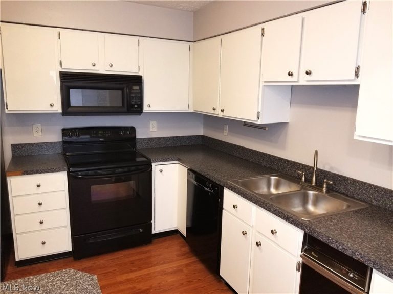1217 River Road #D1, Elyria, OH - Photo 6