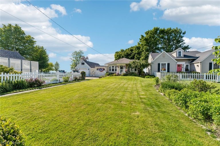 1611 Erie Avenue, Lorain, OH - Photo 3
