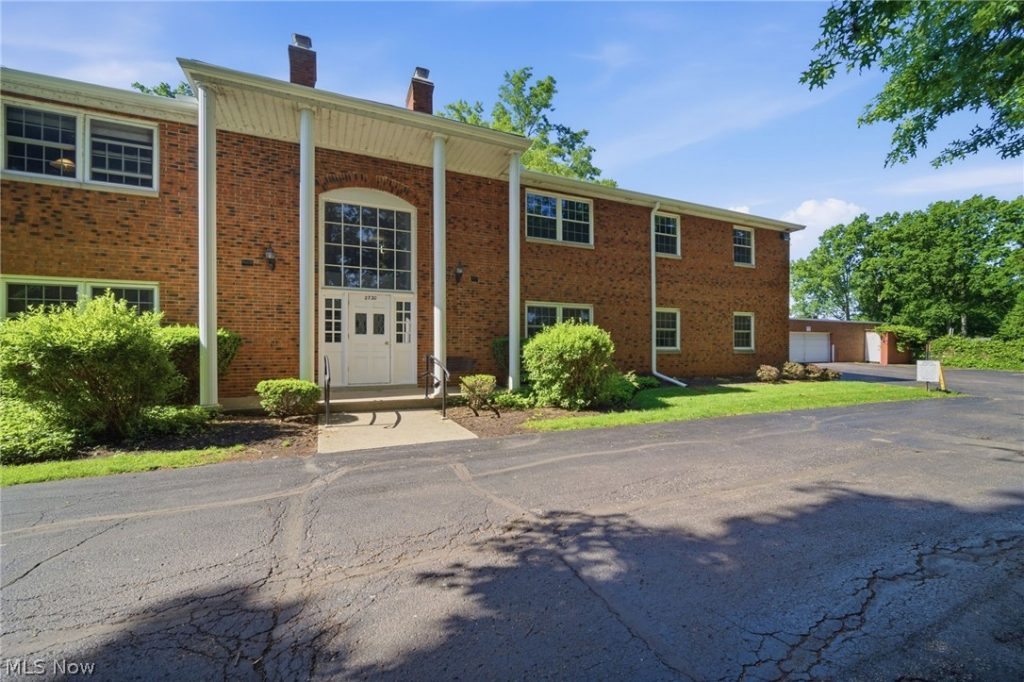 2720 Pease Drive #218N, Rocky River, OH